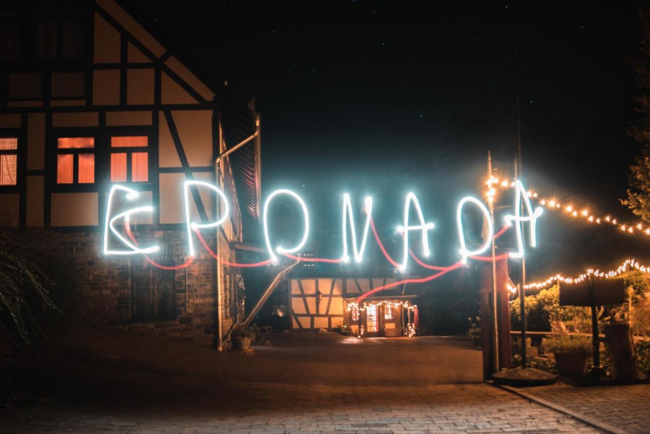 Vila Gastehaus Eponada Weisel Exteriér fotografie