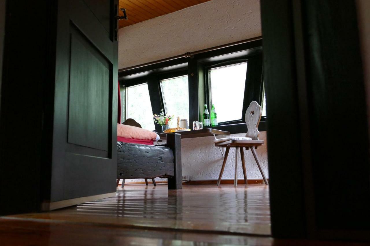 Vila Gastehaus Eponada Weisel Exteriér fotografie