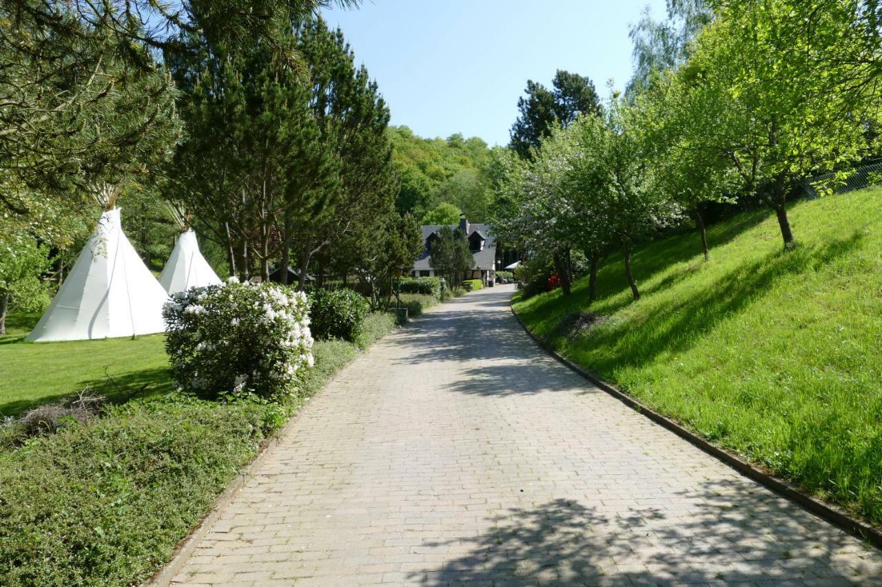Vila Gastehaus Eponada Weisel Exteriér fotografie